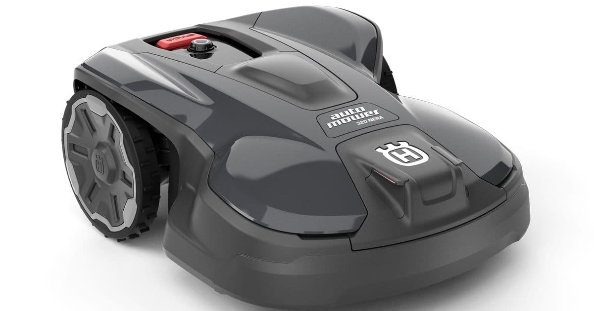 Robot tondeuse Husqvarna Automower 320 NERA 2025 testé par Mowy Lab